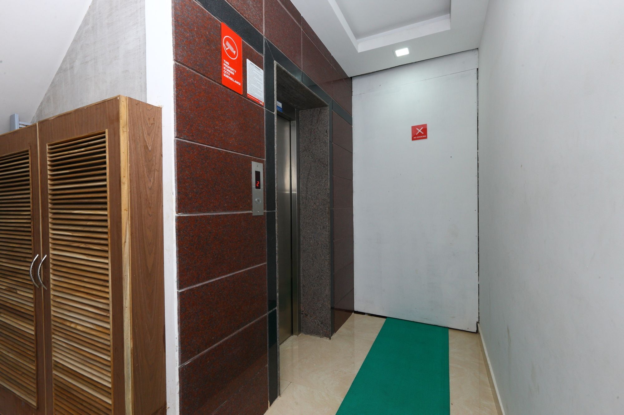 Hotel Oyo 6626 Khaleej Residency Madrás Exterior foto